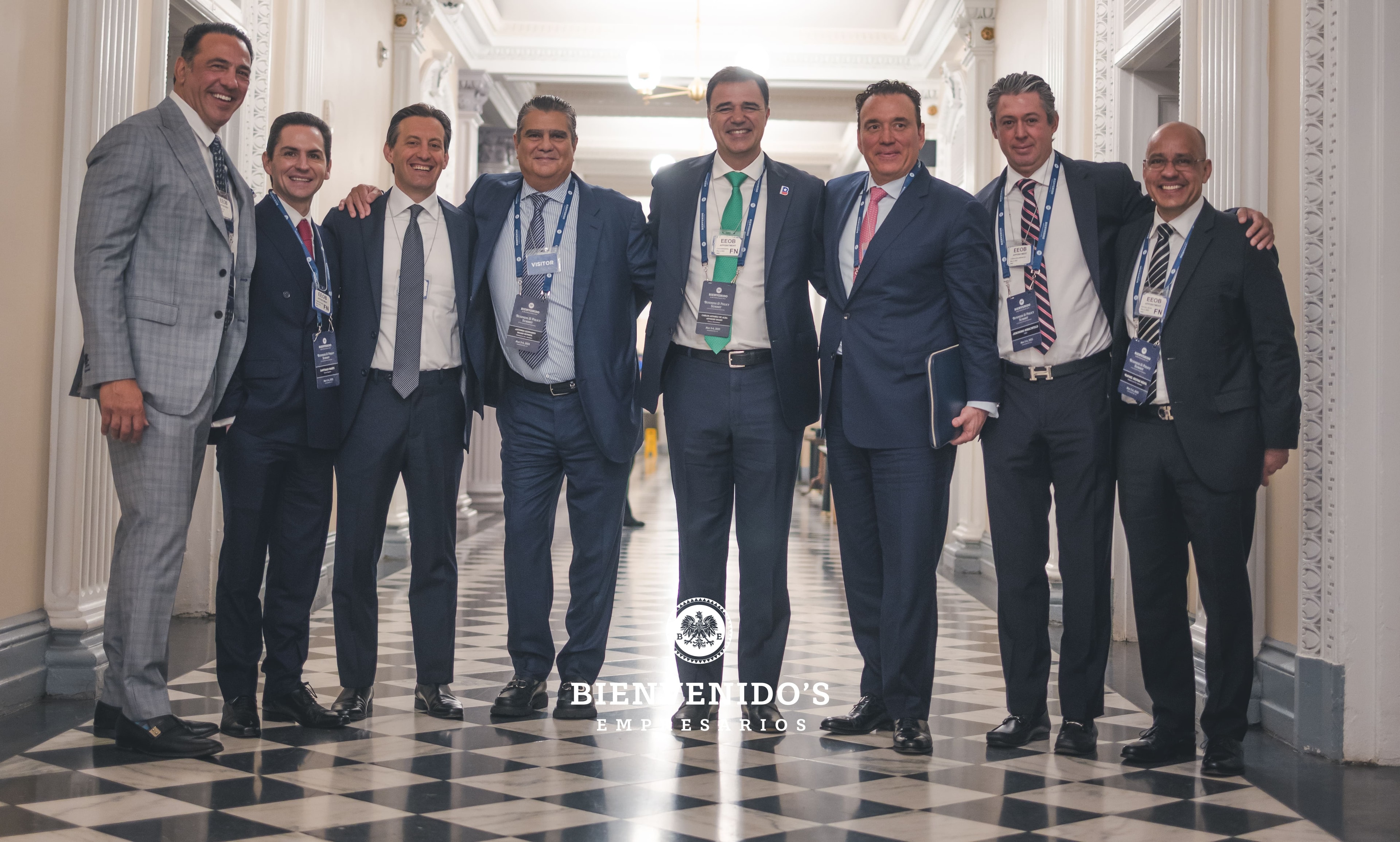 Bienvenido Empresarios members at the White House